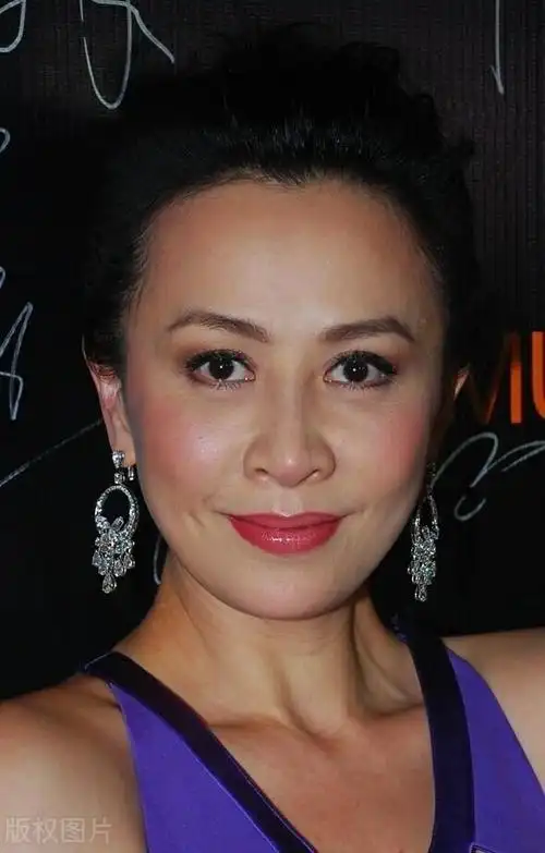 50多岁的刘嘉玲,看起来年轻了