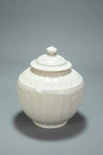宋代定窑白瓷罐