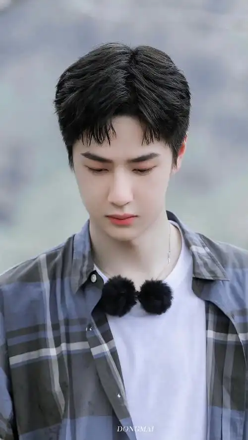 王一博专业,人帅,努力,认真,谦虚……还有他的感染力,氛围感,会让人不