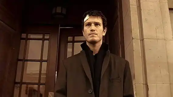 p>《两杆大烟枪》是由 a href="#">盖伊·里奇 /a>自编自导, a href=