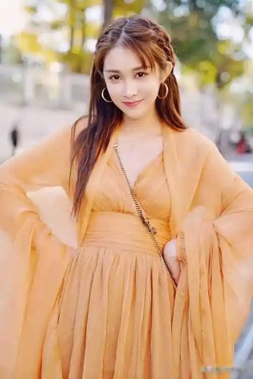 林籽混血般身高170潜力女星风采显现