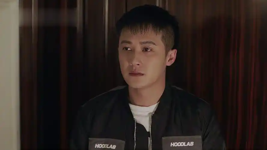 爱的厘米:檀健次工作见证生命流逝,回家见到父亲,忍不住拥抱他