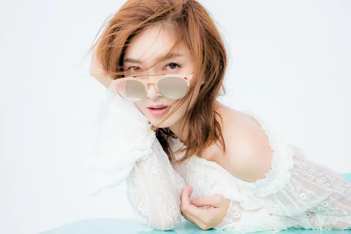 好奇江疏影竟然玩起了跨界设计