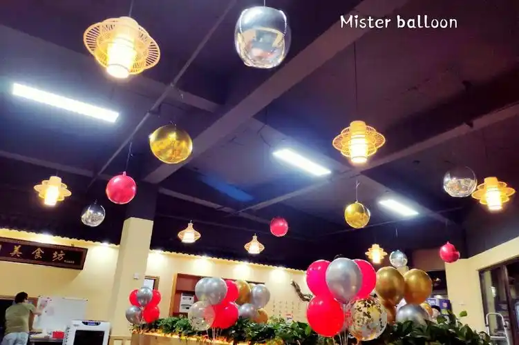 米斯特气球:湘潭美食坊餐厅开业气球布置案例分享