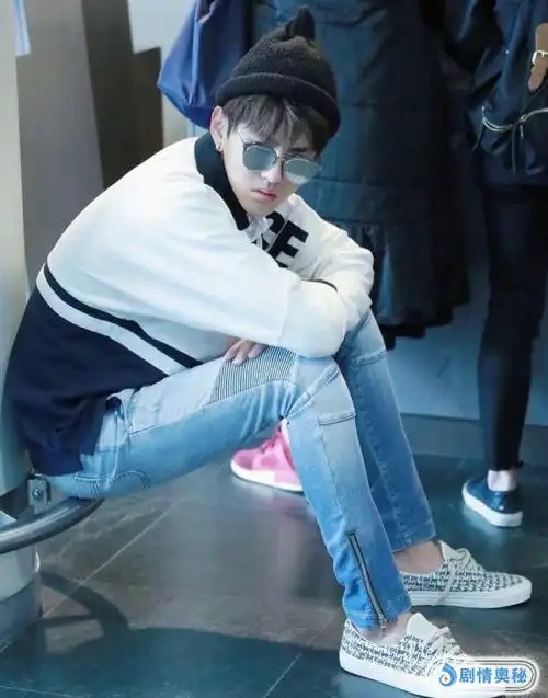 吴亦凡最爱的鞋不是万斯而且这双蚂蚁鞋甩aj10条街优质