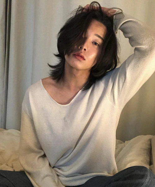 长发也是考验男人颜值的标准啊~|长发|发型|商城_新浪新闻