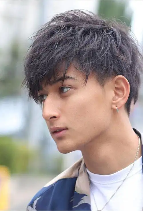 男生短碎头发炫出帅气度 示范男性酷气短头发造型