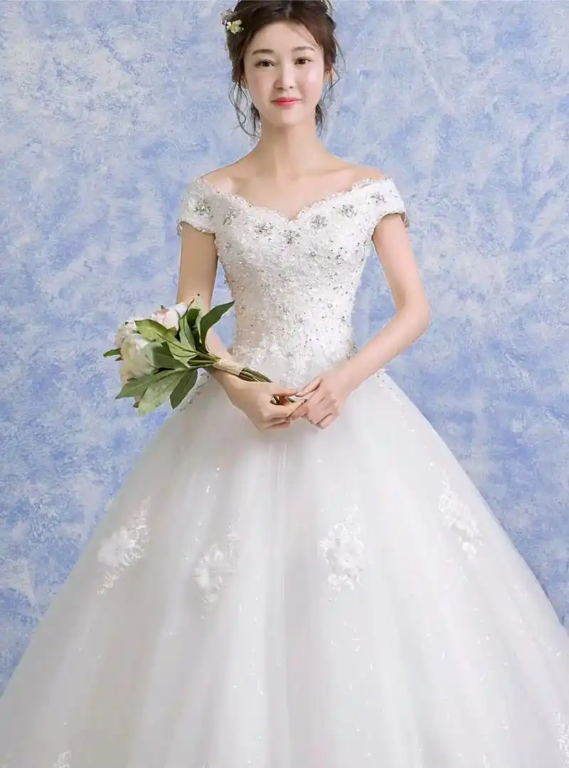 翻看21年前的婚纱照,我那纤细的身材让我感到惊讶,而