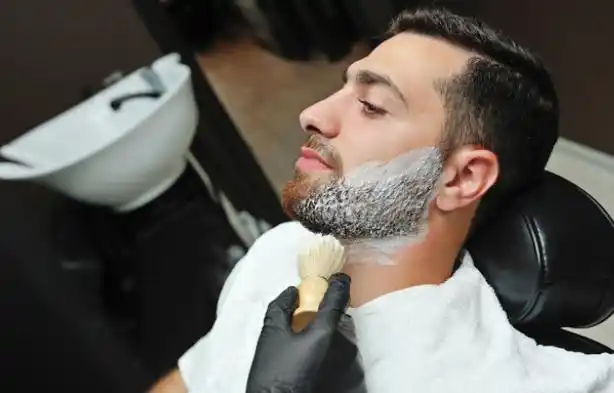 男性刮胡子的频率高,说明了什么?