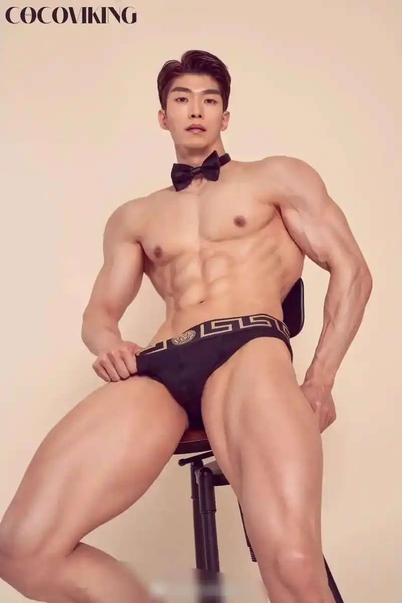 健身男模运动帅哥写真 一组摄影作品.#帅哥 #颜值  #18 - 抖音