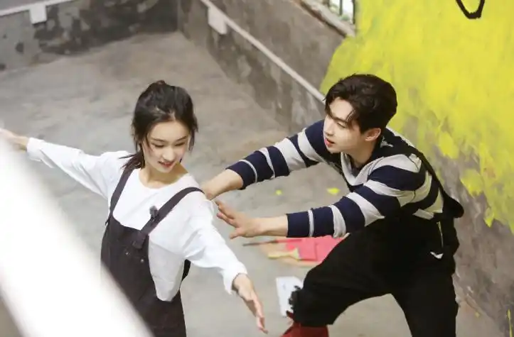 《如果爱》刘宪华后抱陈都灵惹心动 弦子"马杀鸡"李茂笑出猪叫