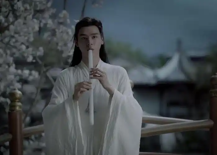 自龙渊阁被勘破身世以来,温客行始终不愿或害怕揭破的身世之谜,在周絮