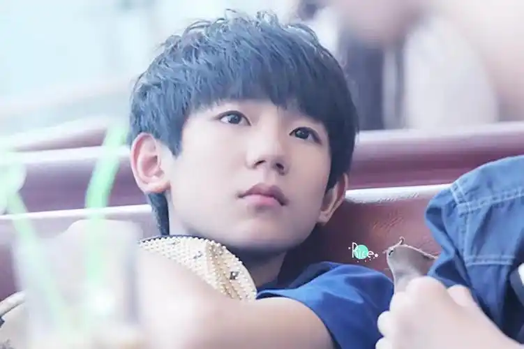 刚出道不久,可爱的王源