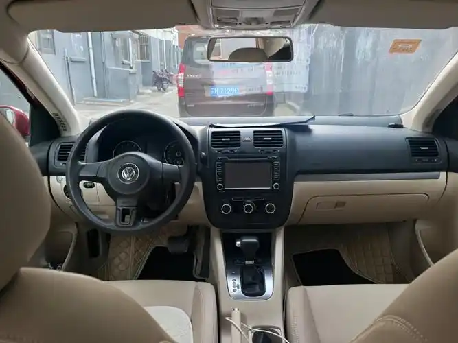 大众 速腾  2011款 1.6l 自动时尚型图片