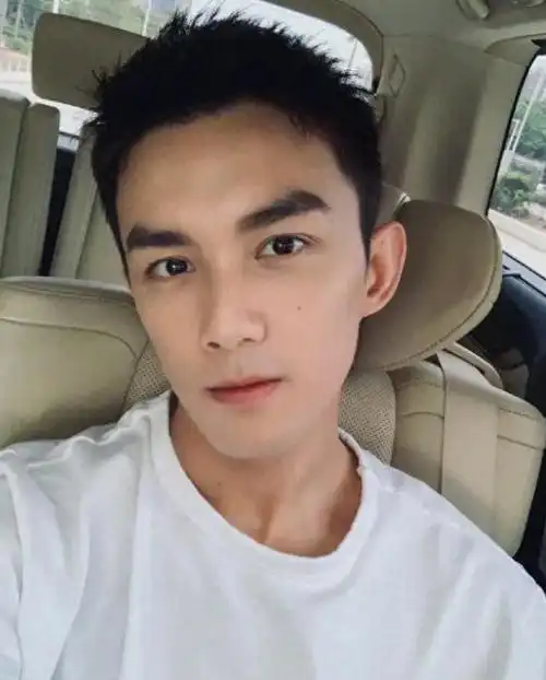 内娱男艺人寸头排名,邓为第3,檀健次第2,杨洋第4王安宇16