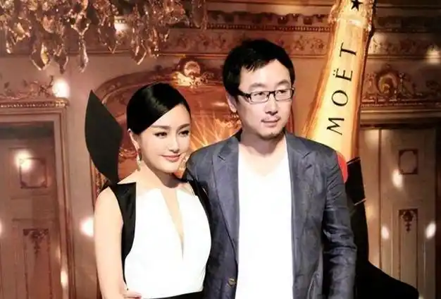 秦岚曾为黄晓明赔偿千万违约金倾家荡产养不熟白眼狼男友