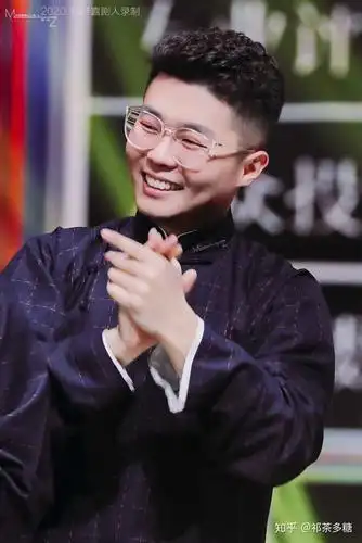 有没有人觉得周九良其实长得还是不错的?