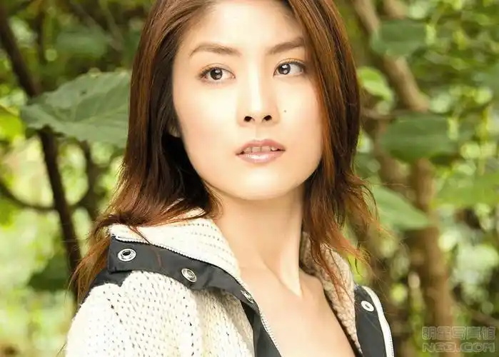 陈慧琳写真图片-自制240x320壁纸.高清大图-明星写真馆n63.com