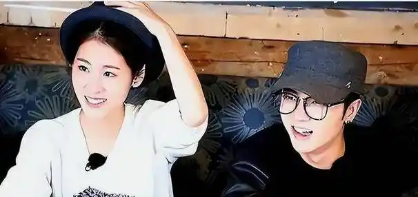 曝华晨宇与许晴官宣恋情早已同居,男方被嘲恋母情结_明星_公众_生活