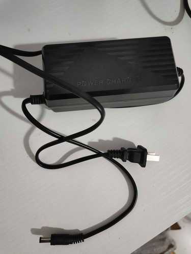 12伏锂电池充电器聚合物8a10a三元一体机风扇美格格尔充电器