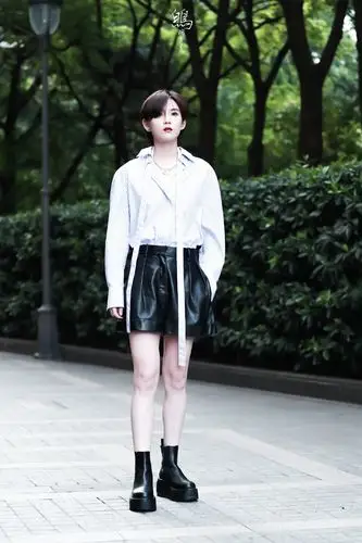 陆柯燃200927valentino照片汇总 (多图慎入)