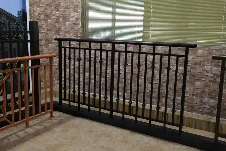 栏杆扶手4-亿泽联铝材_工业铝型材_铝型材加工定制_铝扣板_铝型材品牌