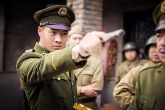 作为长工的丁大命"误打误撞"加入游击队…更多>首