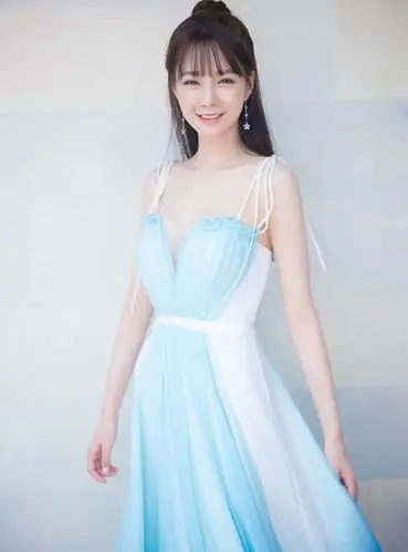 沈梦辰美腿高跟鞋沈梦辰美胸图片