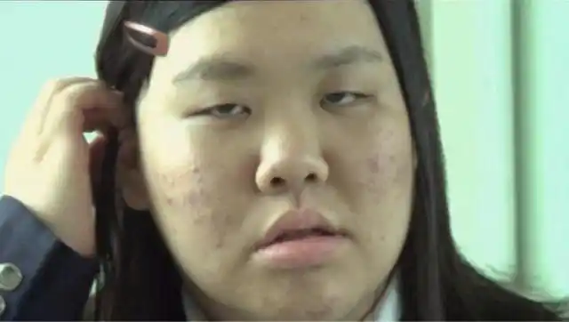 丑女表白被拒无数次,整容之后终于嫁给男神,生下孩子却漏了陷