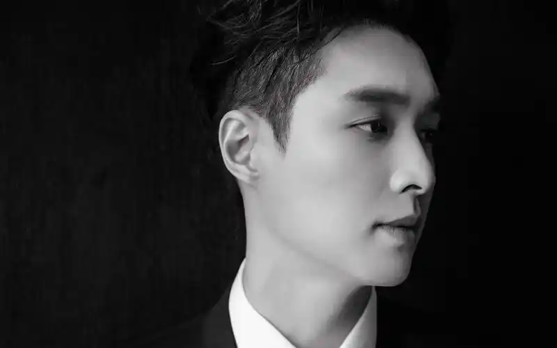 清新魅力张艺兴壁纸_魅力十足的张艺兴