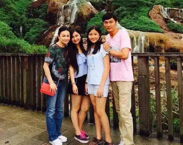 焦恩俊女儿(焦恩俊 两个女儿叫什么名字)