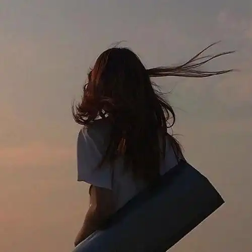 求安静有氛围感的头像侧脸或者背影那种