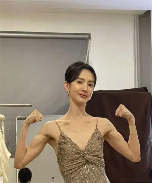 出道如整容!天庭饱满地阁方圆的金晨,原来12年前和现在判若两人