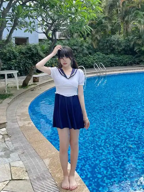 夏季泳衣趴少女感纯欲泳衣穿搭分享
