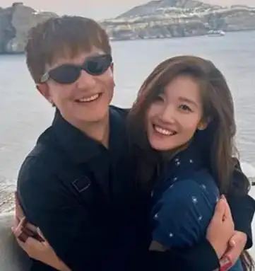 雅思官网模特是黄轩女朋友:低调才子与文艺才女恋情曝光