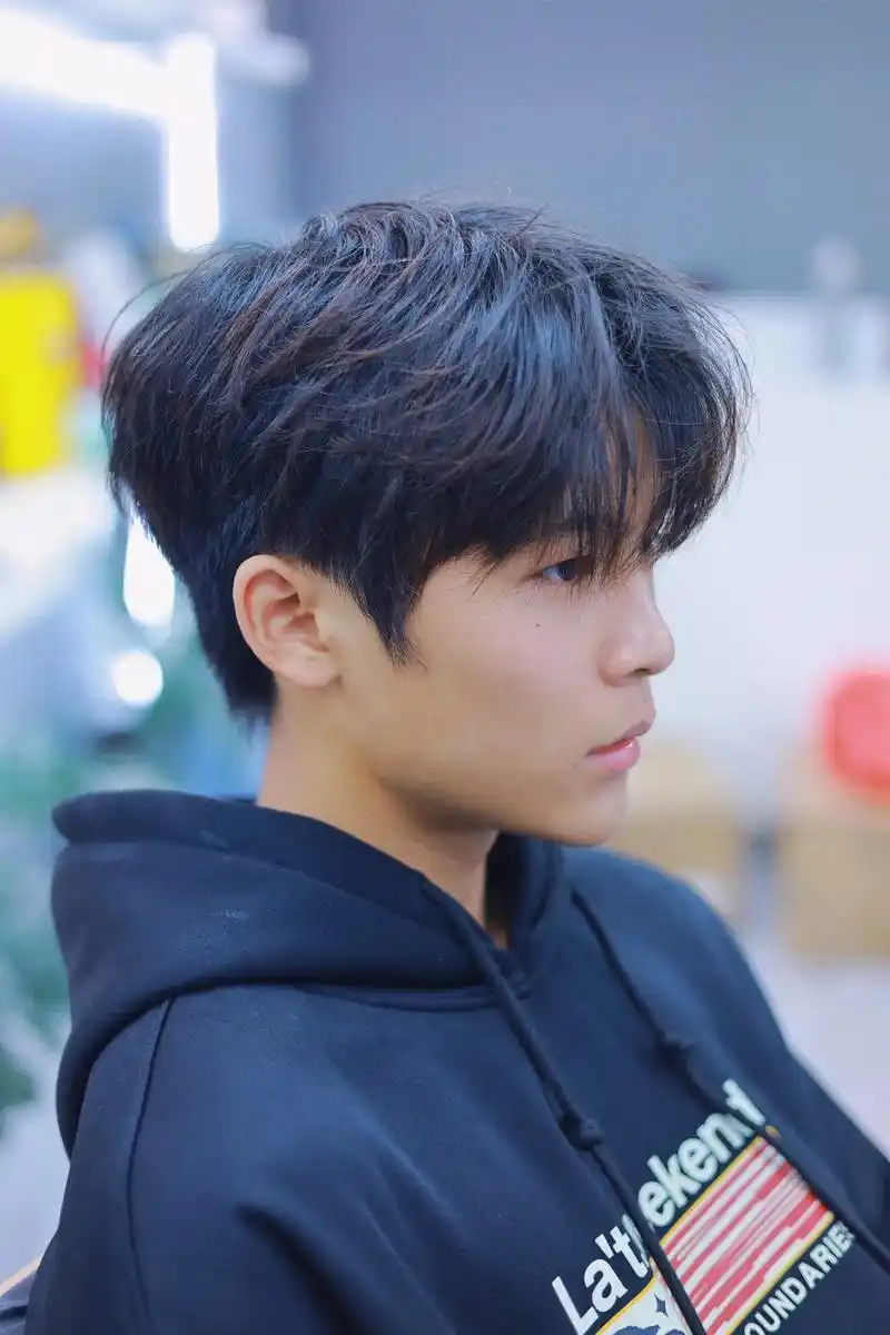 微分碎盖.#创作灵感 #图文种草机 ◎2023 夏季男生发型 - 抖音