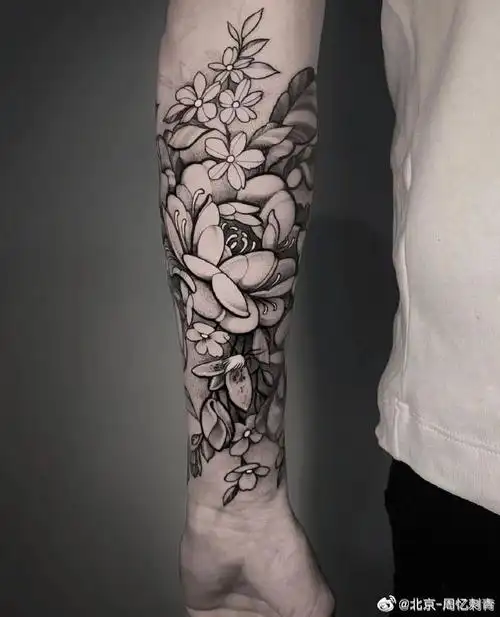 今日纹身图案分享暗黑素花手臂纹身#纹身分享##纹身设计##手臂纹身