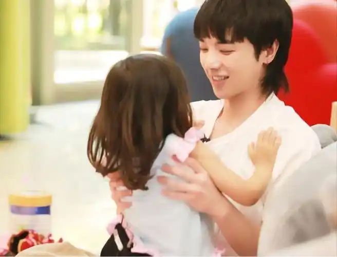 回顾被邓紫棋写进歌里的3个男人,林宥嘉被骂得最惨|华晨宇|张碧晨