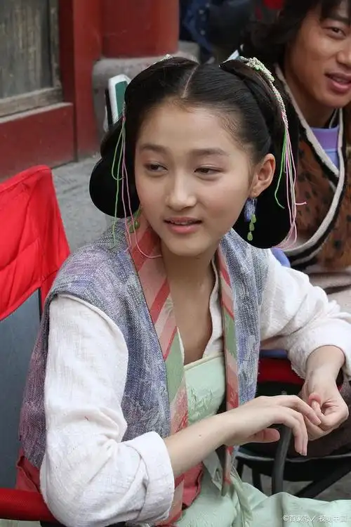 关晓彤从小美到大,看看小时候的照片,心动了!