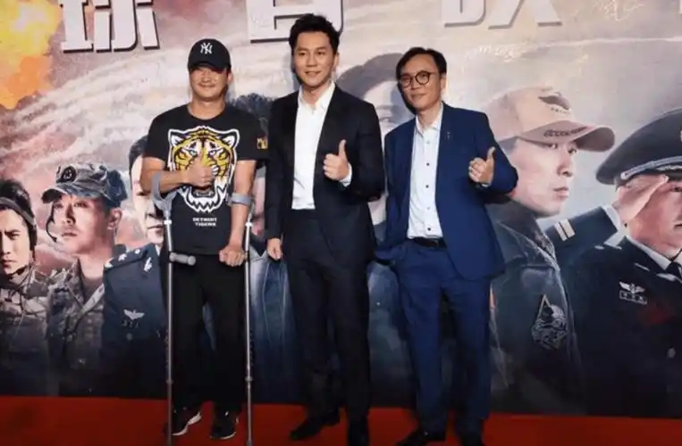 吴京拄拐力挺成龙新片: 不会再为一个镜头, 将命交给运气