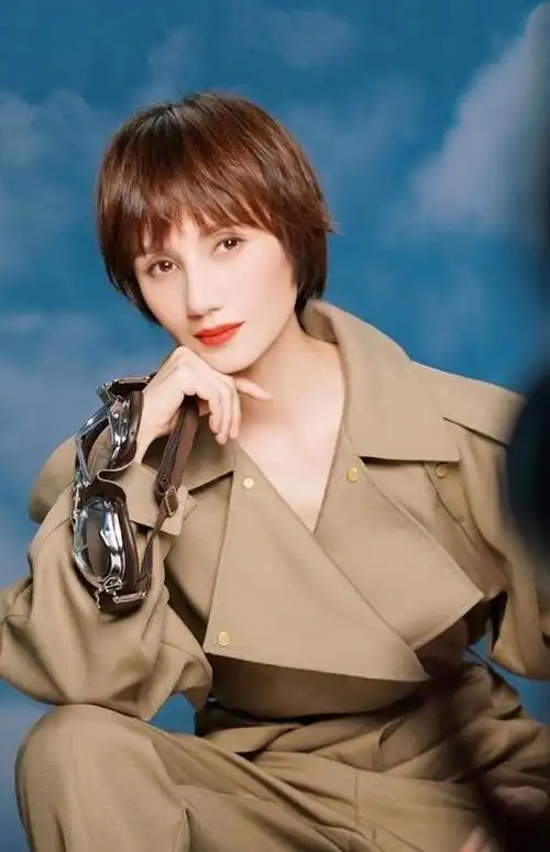 马伊琍40岁短发,中年女人不想油腻(10)