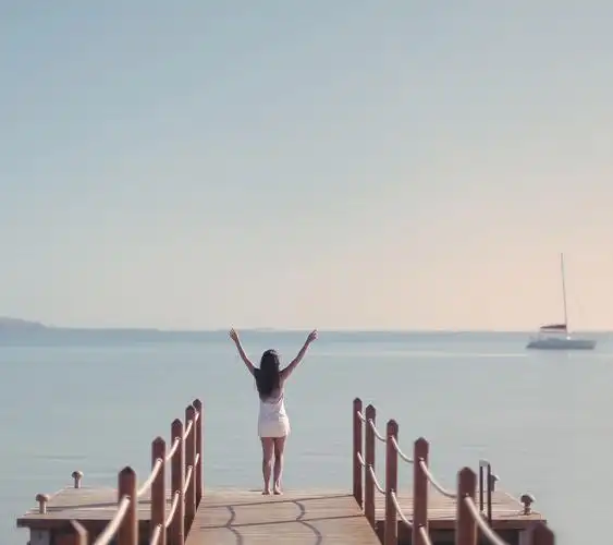 非主流,女孩,背影,大海,游艇,拥抱大海壁纸