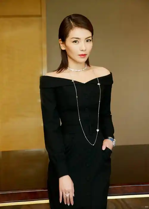 45 岁刘涛被爆"丑闻",好妻子形象崩塌?