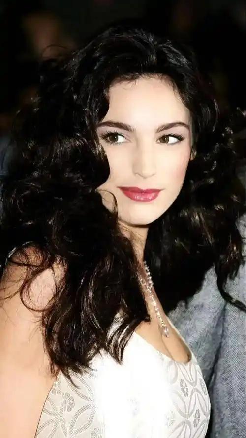 英超女神凯莉布鲁克写真美图,曾经无数球迷的梦中情人_英国_电影_节目