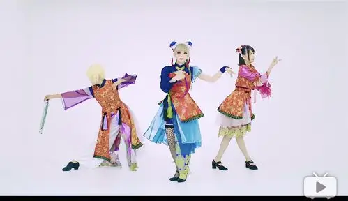 填词,2003年就开始进行演艺活动的她,曾以原名水桥舞为《神样家族》