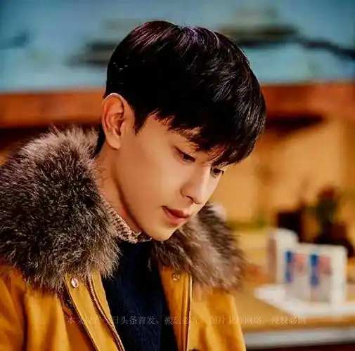 不顾父母反对,执意要踏入娱乐圈的邓伦,终究还是让爸爸失望了_演艺