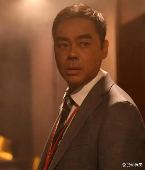 中国香港影视男演员,以其精湛的演技和独特的个人魅力,赢得了观众的