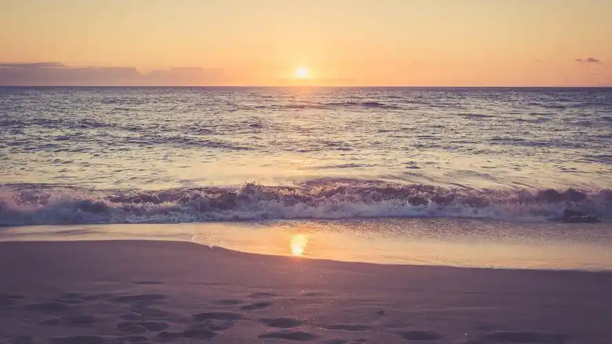 海滩黄昏日落风景,高清图片,电脑桌面-壁纸族