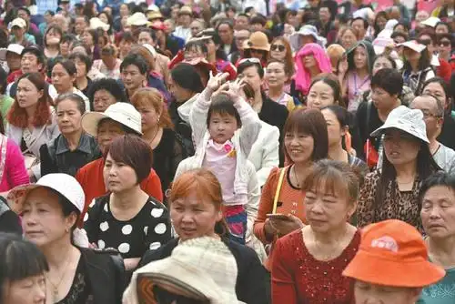 四川省百姓广场舞现状调查出炉50岁以下人群成主力