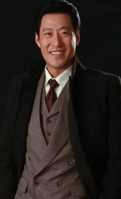 于震(中国内地男演员)_尚可名片